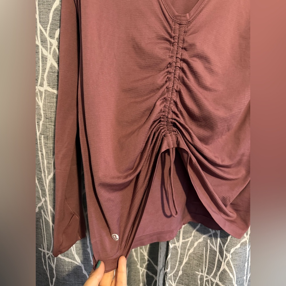 Lululemon Ruched V-Neck Long Sleeve Top - mauve size 12 - Picture 2 of 4